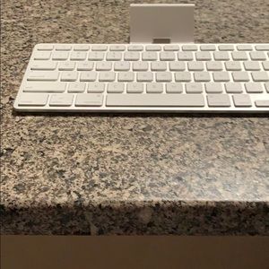 Apple Keyboard